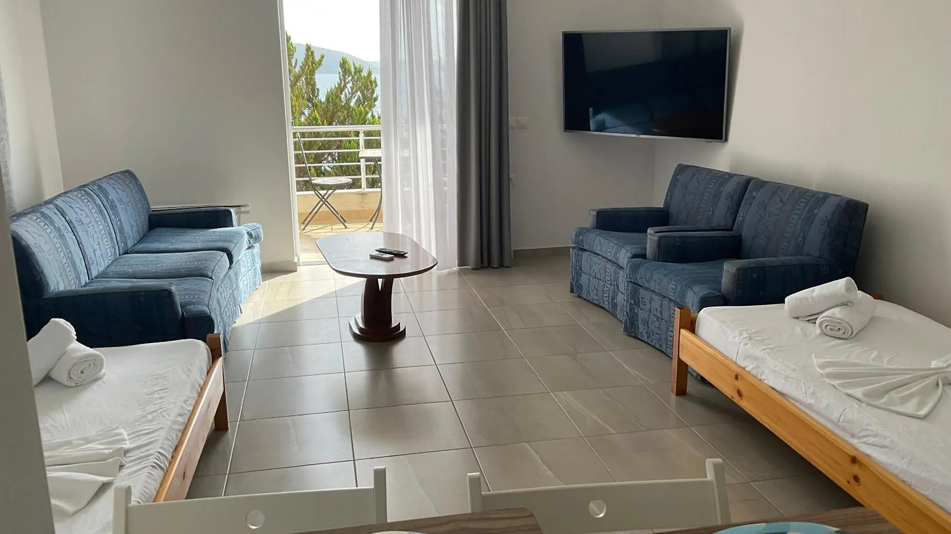 Mojito Apartament -302 For4-5 Pers , Direct Acces To Beach With Free Parking Sarandë Appartamento